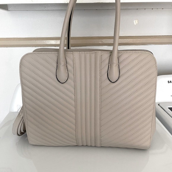New large beige tote - Picture 3 of 13